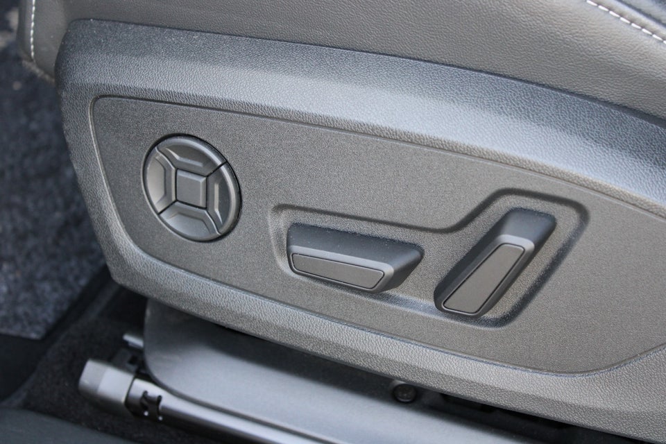 Audi Q4 e-tron 45 S-line 5d