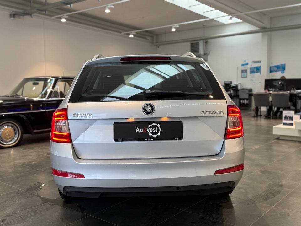 Skoda Octavia 1,6 TDi 110 Active 5d