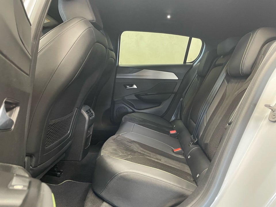 Peugeot e-308 54 GT 5d