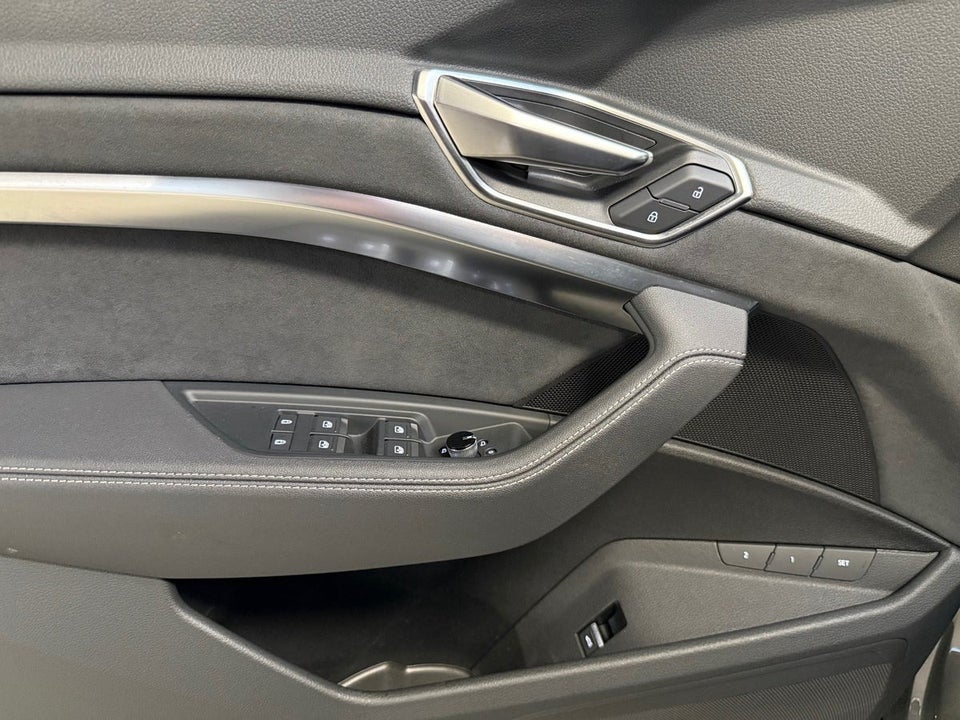 Audi Q8 e-tron 50 S-line quattro 5d