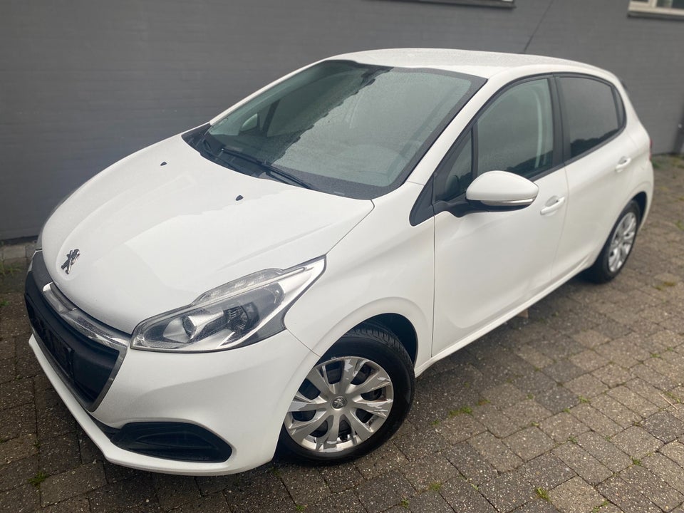 Peugeot 208 1,2 VTi 82 Allure Sky 5d