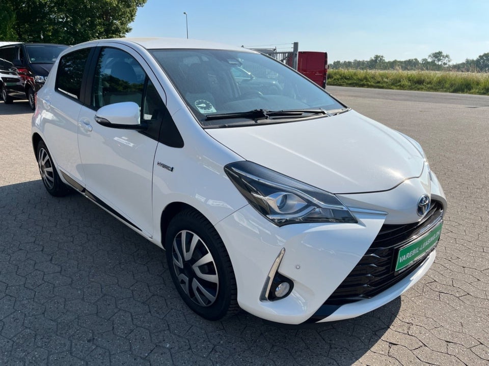 Toyota Yaris 1,5 Hybrid H1 e-CVT Van 5d