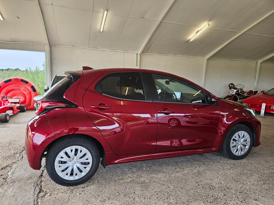 Toyota Yaris 1,5 Hybrid H3 Vision e-CVT 5d