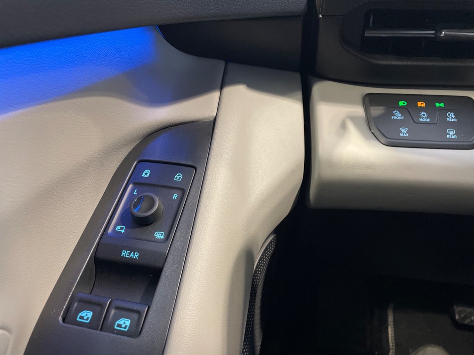 Ford Explorer 77 Premium Extended Range 5d