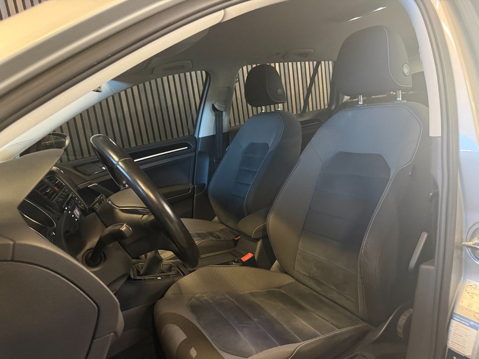 VW Golf VII 1,4 TSi 140 Highline Variant BMT 5d