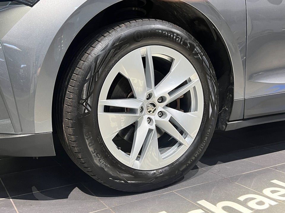 Skoda Enyaq 80 iV Loft 5d