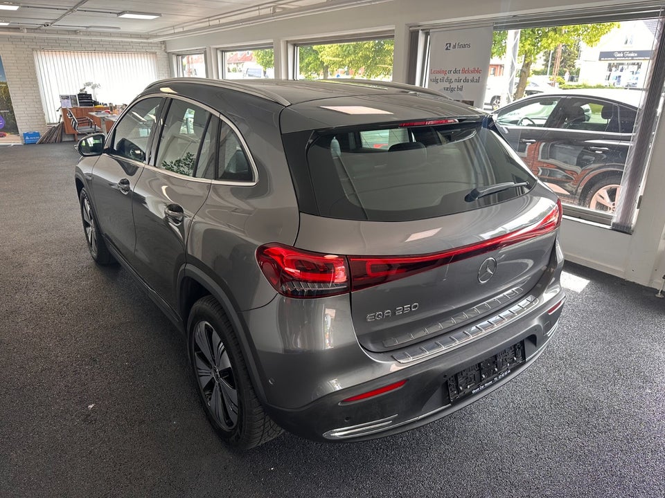 Mercedes EQA250 Progressive 5d