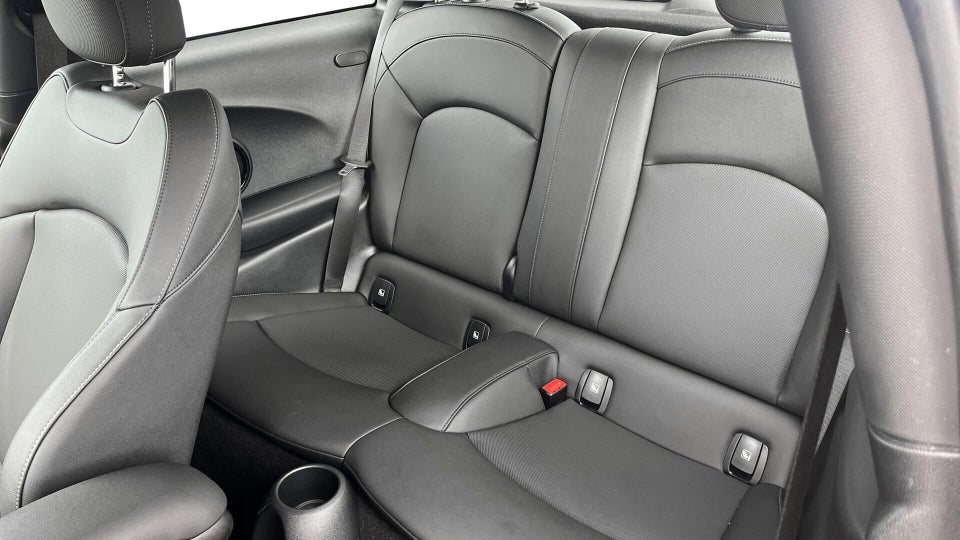 MINI Cooper SE Classic Trim 3d