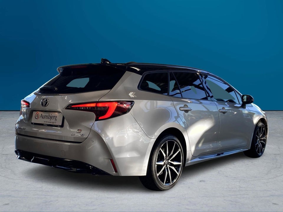 Toyota Corolla 1,8 Hybrid GR Sport Touring Sports e-CVT 5d