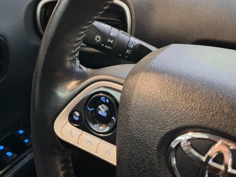 Toyota Prius 1,8 Plug-in Hybrid H4 MDS 5d