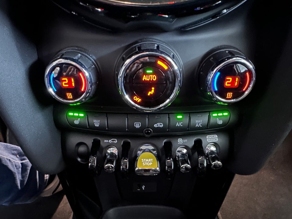 MINI Cooper SE Classic Trim 3d