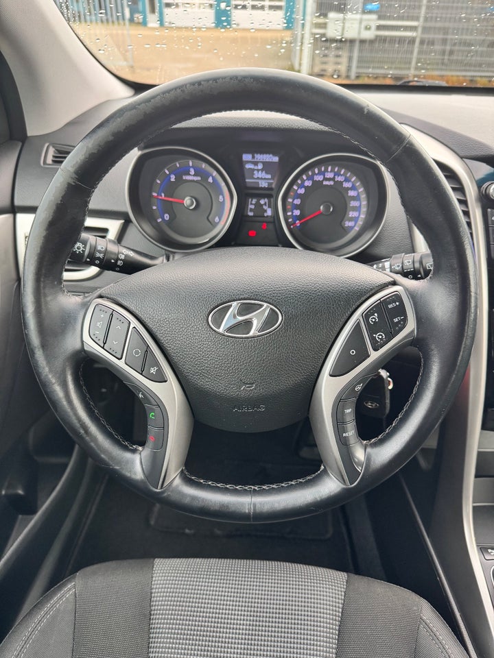 Hyundai i30 1,6 CRDi 110 Active CW 5d