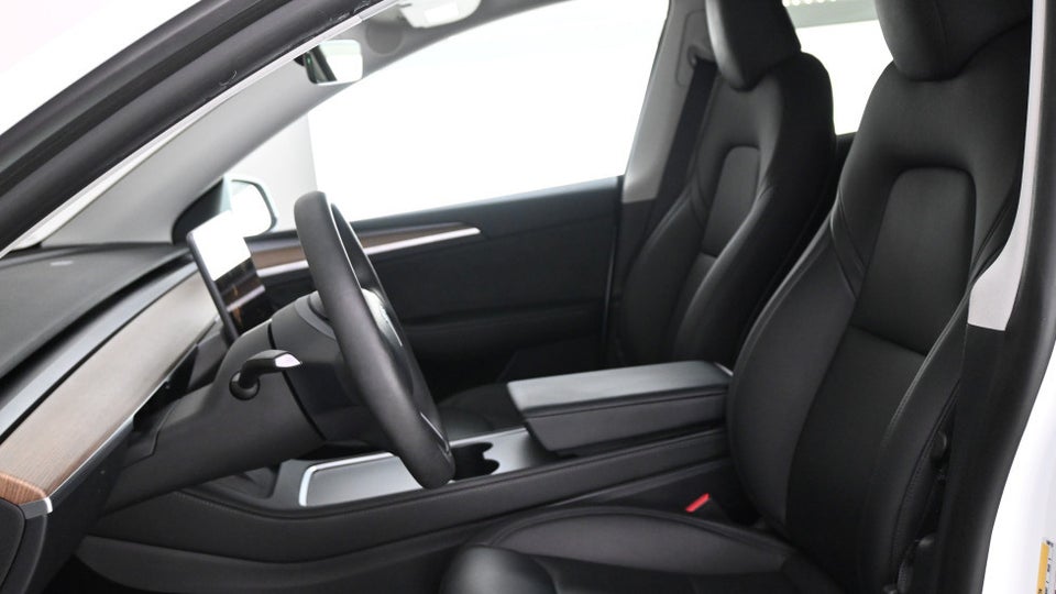 Tesla Model Y Long Range AWD 5d