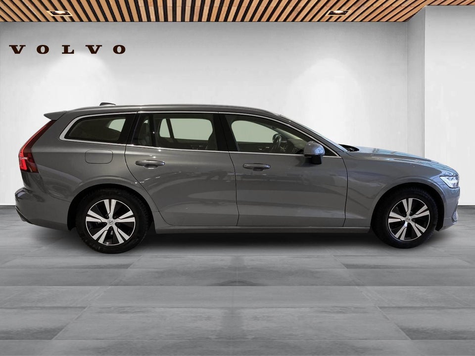 Volvo V60 2,0 T4 190 Momentum aut. 5d