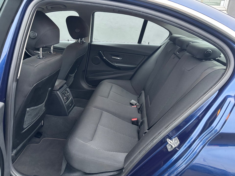 BMW 320i 2,0 aut. 4d