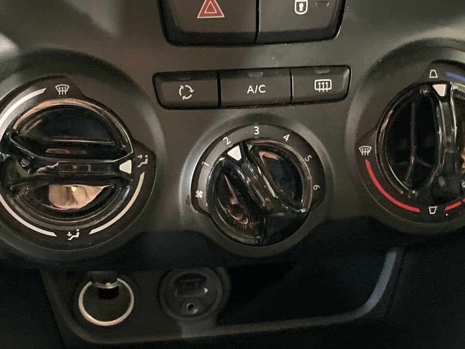 Peugeot 208 1,0 VTi Active 5d
