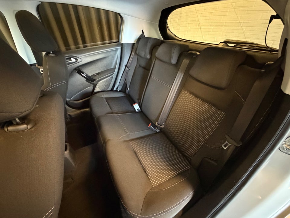 Peugeot 208 1,6 BlueHDi 100 Desire Sky 5d