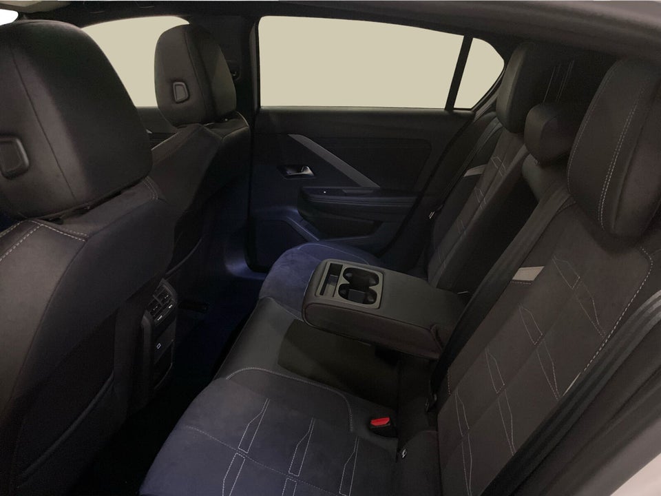 Opel Astra-e 54 Ultimate 5d