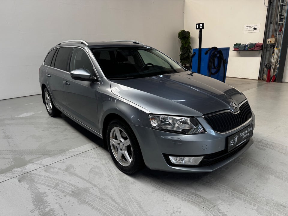 Skoda Octavia 1,6 TDi 105 Elegance 5d