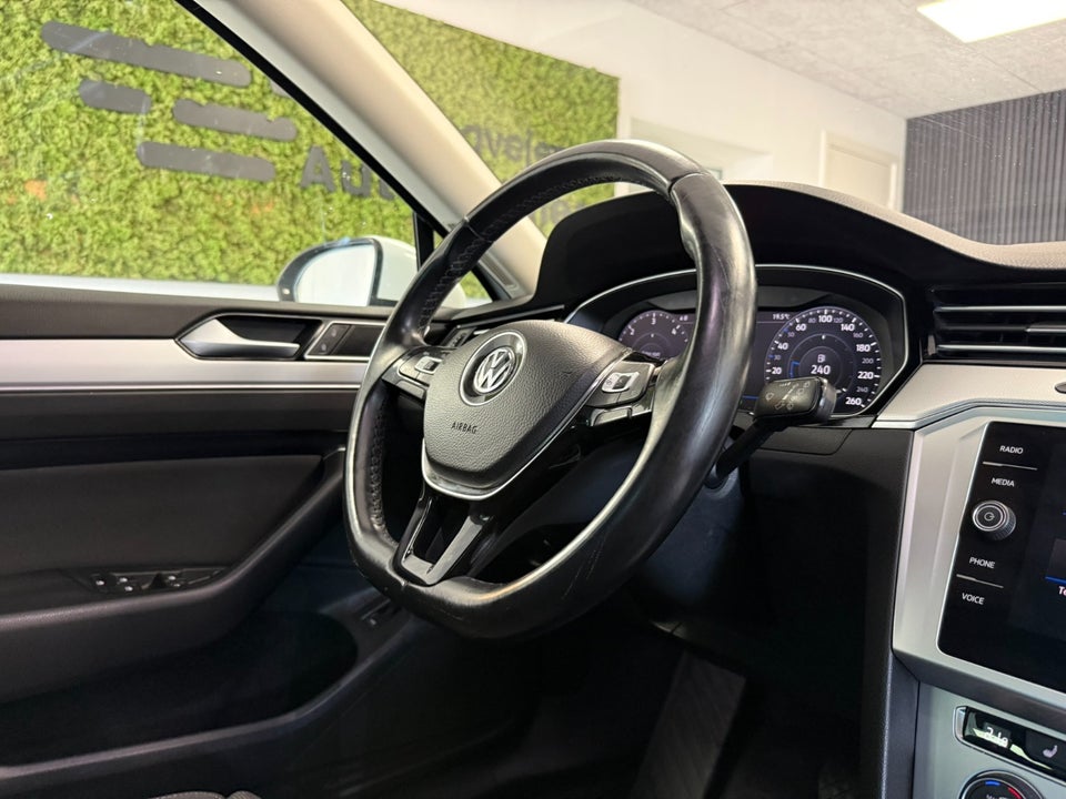 VW Passat 2,0 TDi 150 Business Variant DSG 5d