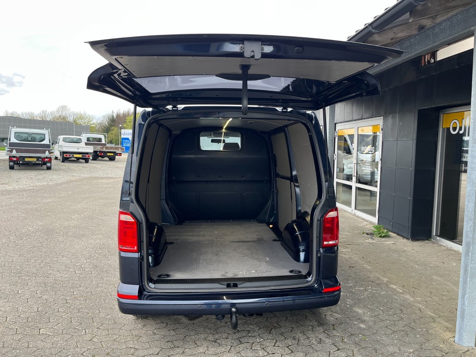 VW Transporter 2,0 TDi 140 Kassevogn DSG kort
