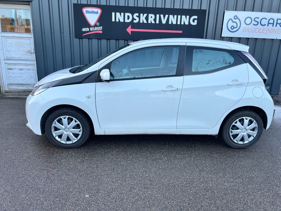 Toyota Aygo 1,0 VVT-i x-play 5d