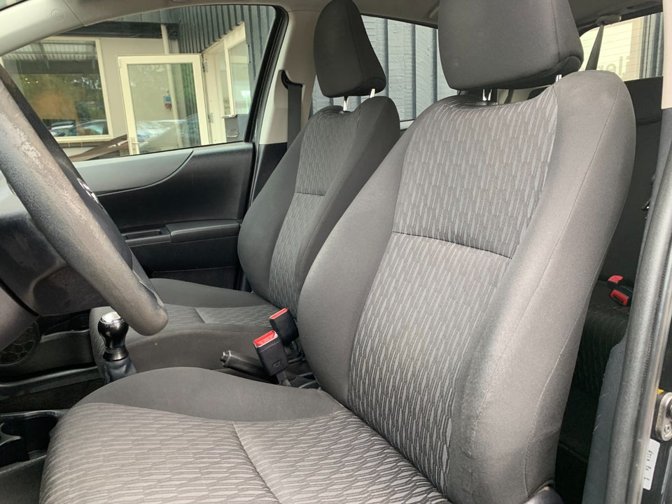 Toyota Yaris 1,0 VVT-i T1 5d