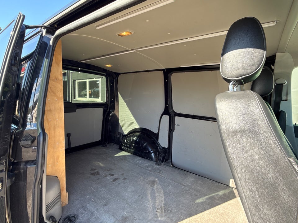 VW Transporter 2,0 TDi 150 Kassevogn DSG kort