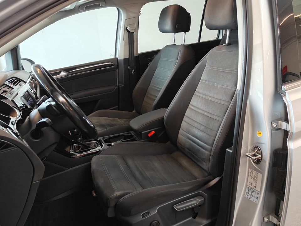 VW Touran 2,0 TDi 150 Highline DSG 7prs 5d