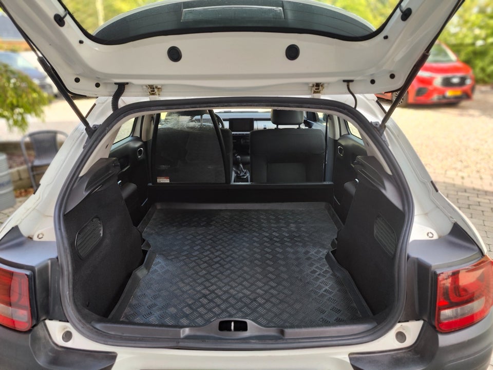 Citroën C4 Cactus 1,6 BlueHDi 100 Feel Van 5d