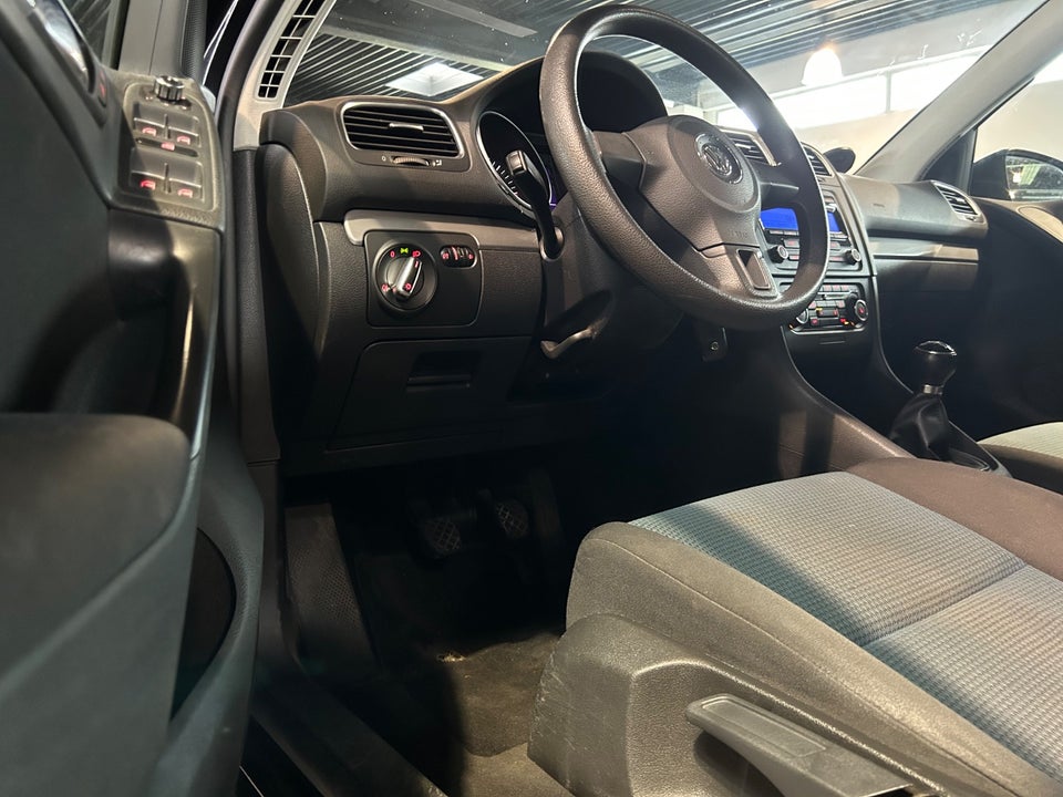 VW Golf VI 1,6 TDi 105 Comfortline BMT 5d
