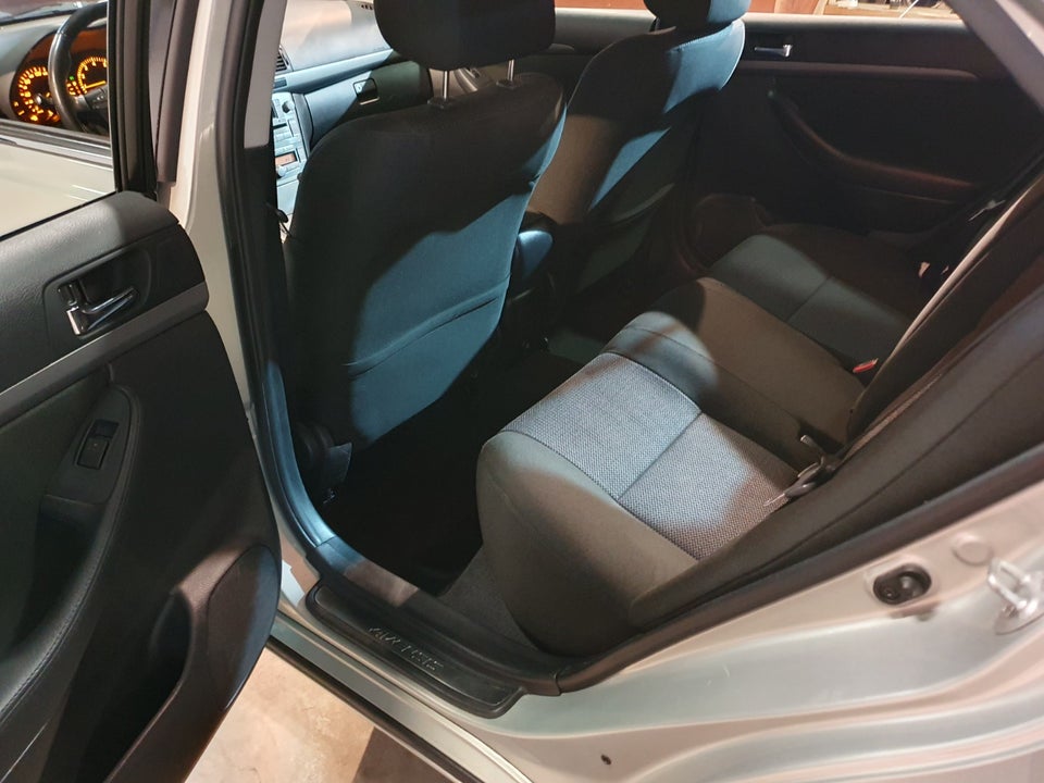 Toyota Avensis 1,8 VVT-i Sol aut. 4d