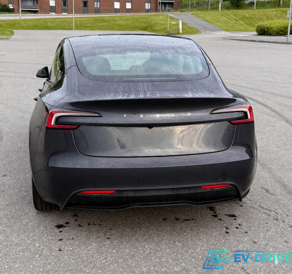 Tesla Model 3 RWD 4d