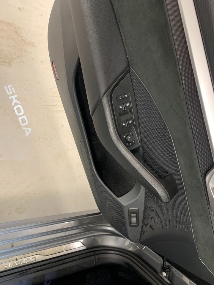 Skoda Octavia 1,5 eTSi 150 Selection DSG 5d