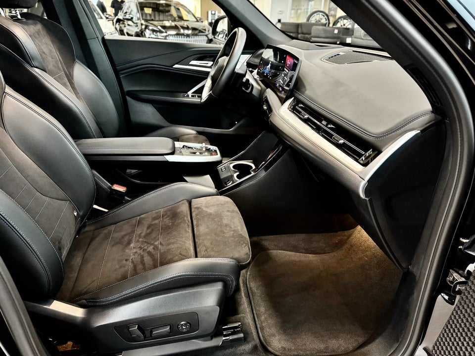 BMW iX1 xDrive30 Fully Charged M-Sport 5d