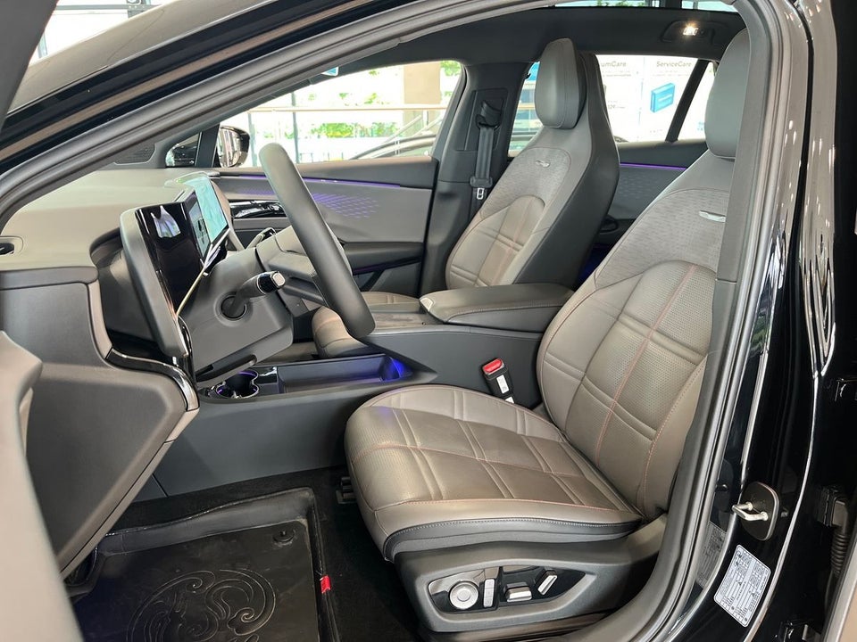 Hongqi EH7 111 Exclusive 4d