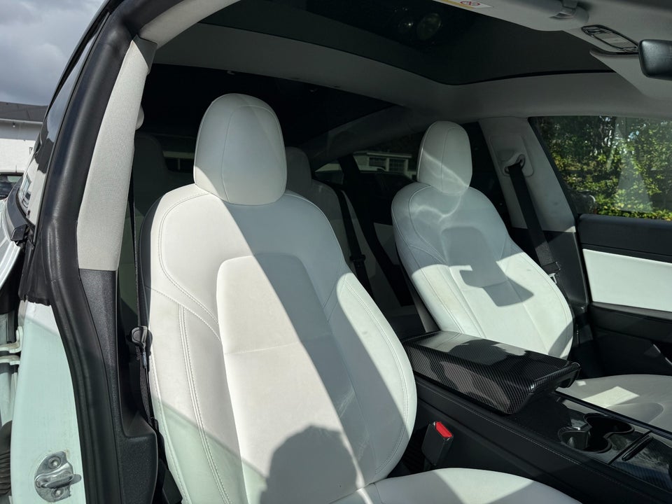 Tesla Model 3 Long Range AWD 4d