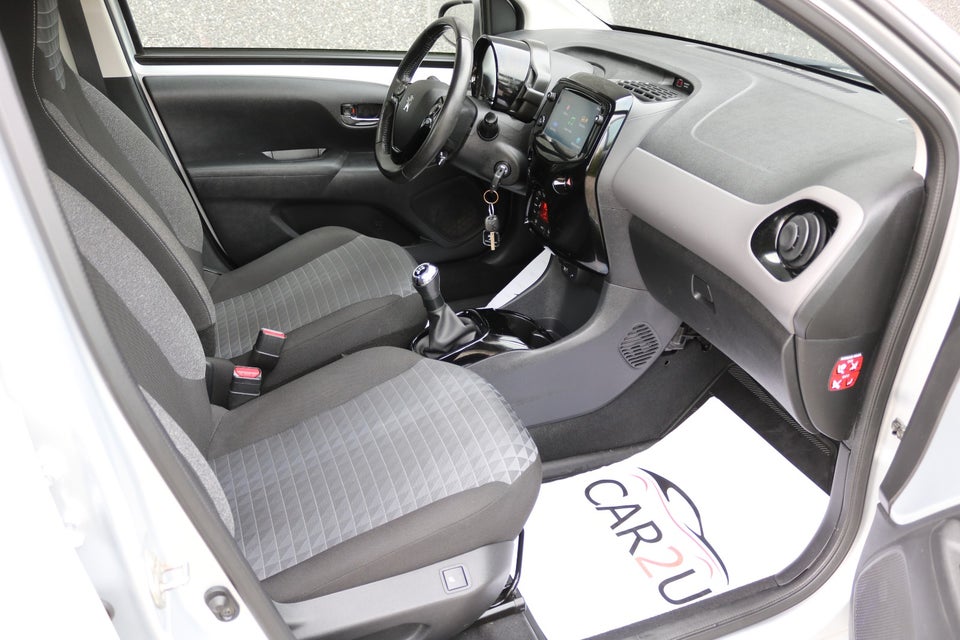 Peugeot 108 1,0 e-VTi 72 Infinity 5d