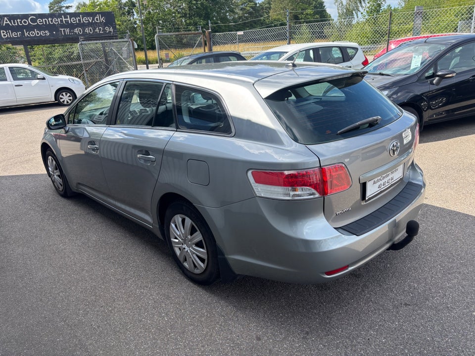 Toyota Avensis 2,0 D-4D TX stc. 5d
