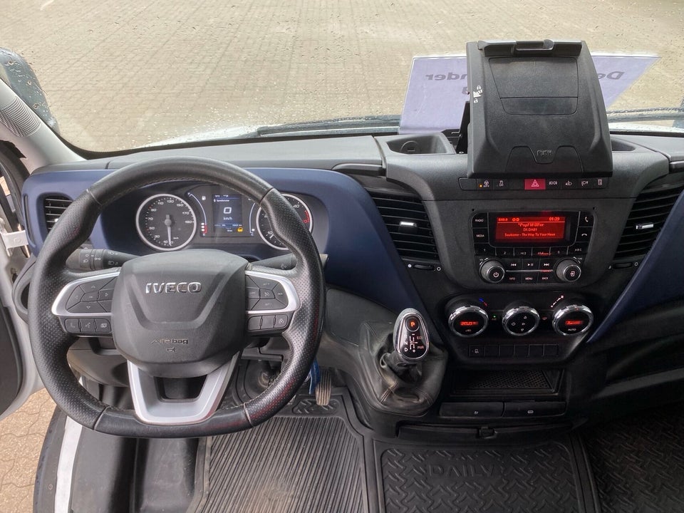 Iveco Daily 3,0 35S18 Db.Kab m/lad AG8 4d