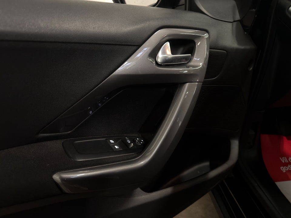 Peugeot 2008 1,2 VTi 82 Allure 5d