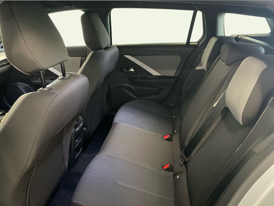 Opel Astra-e 54 Elegance Sports Tourer 5d