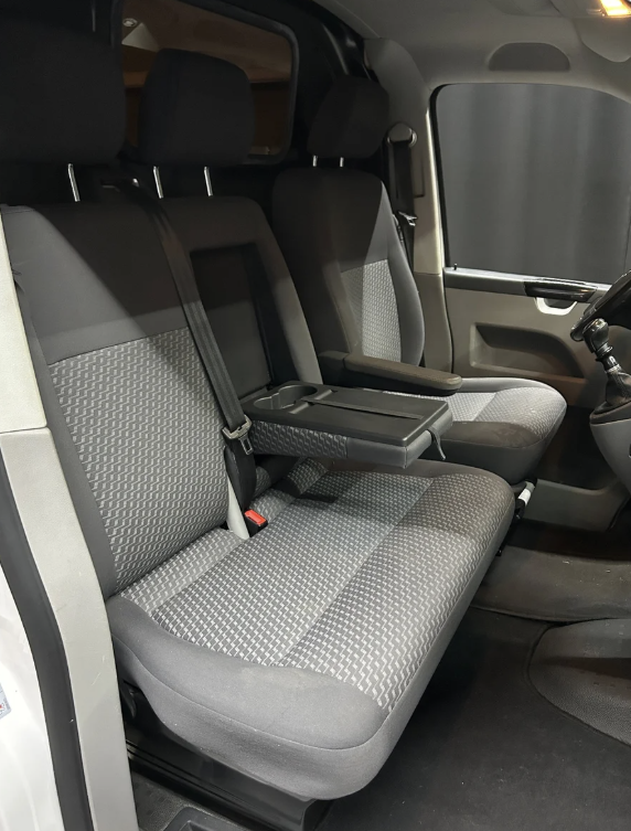 VW Transporter 2,0 TDi 114 Kassevogn lang 5d