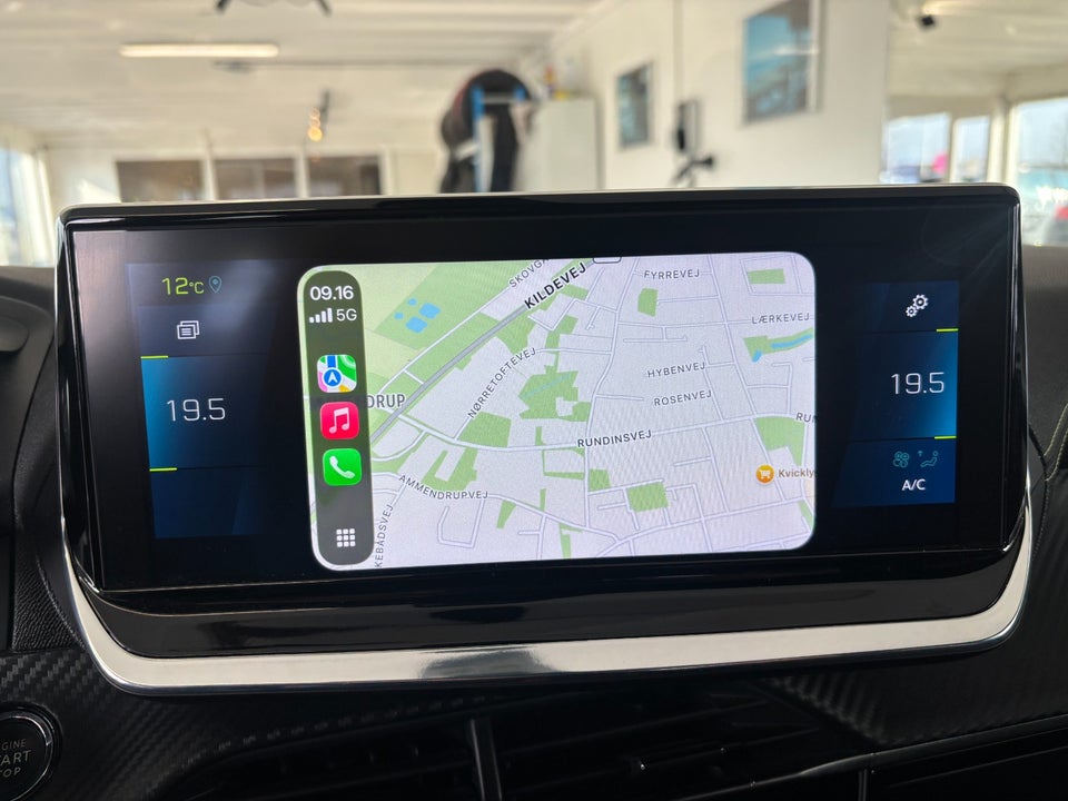 Peugeot e-208 50 GT 5d