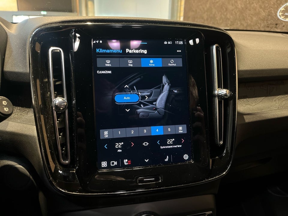 Volvo XC40 ReCharge Extended Range Plus 5d