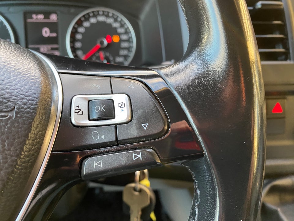 VW Transporter 2,0 TDi 110 Kassevogn lang