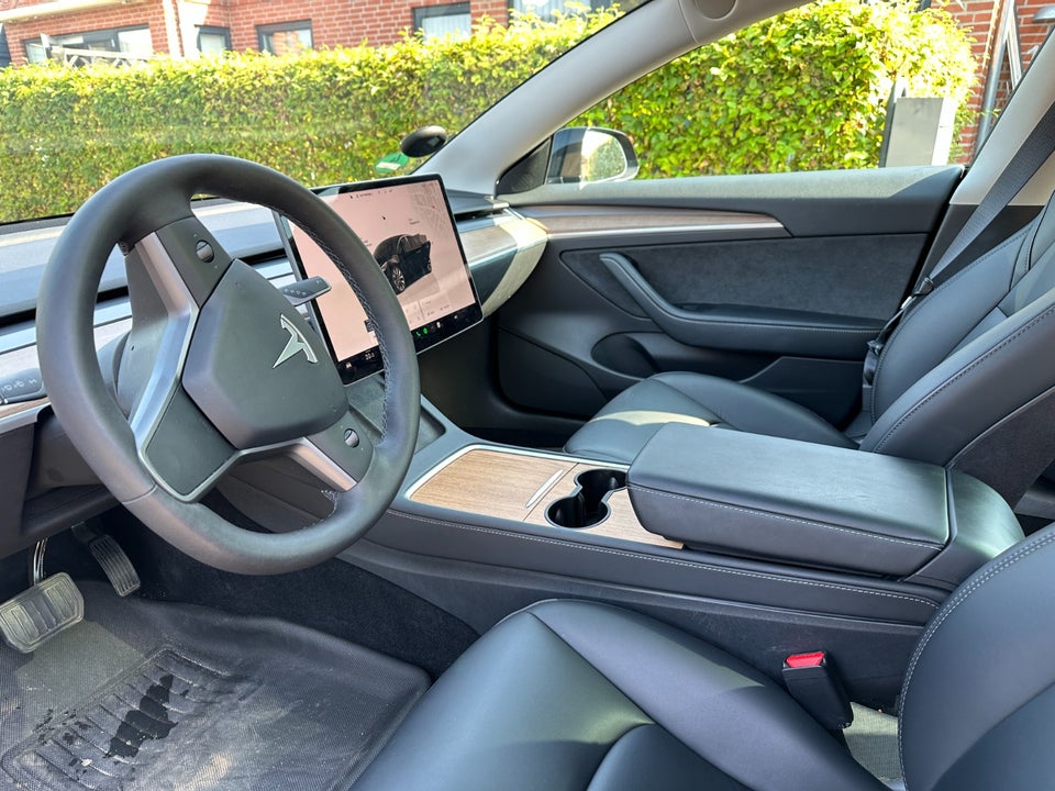 Tesla Model 3 Long Range AWD 4d