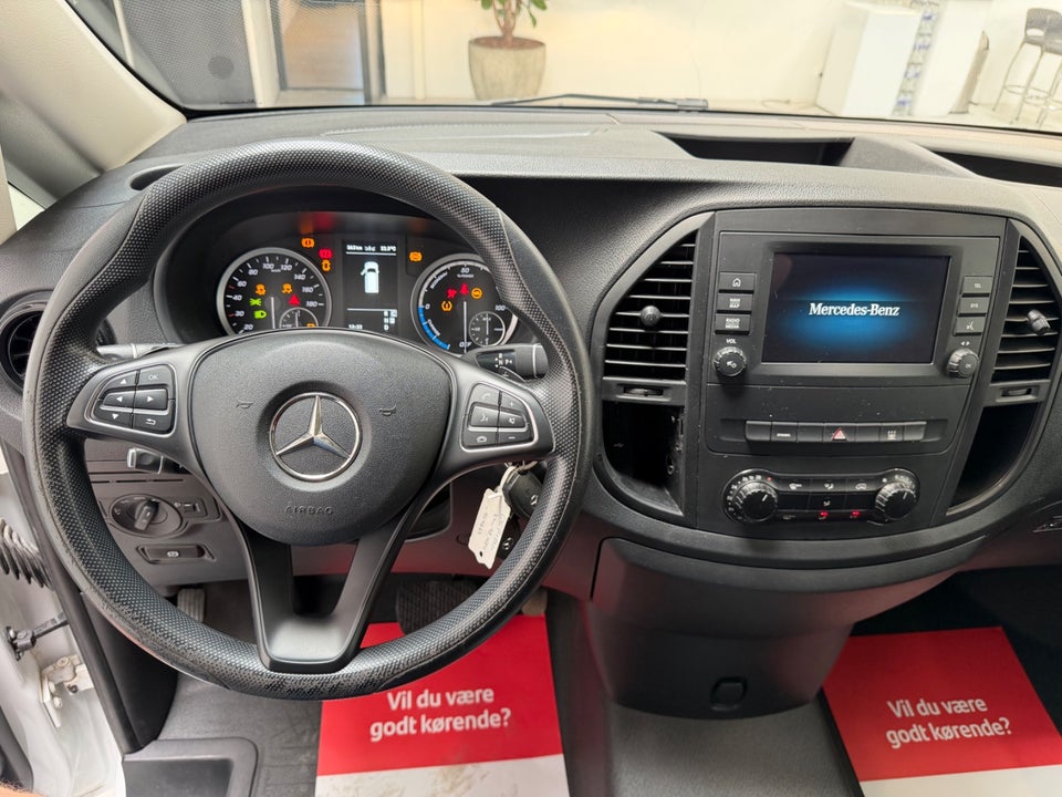 Mercedes eVito 129 Tourer PRO L Van