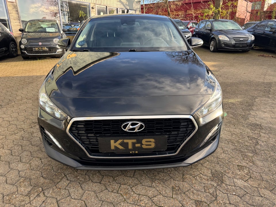 Hyundai i30 1,4 T-GDi Premium Fastback DCT 5d
