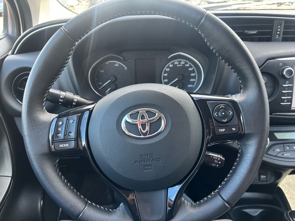 Toyota Yaris 1,5 Hybrid H3 Limited e-CVT 5d